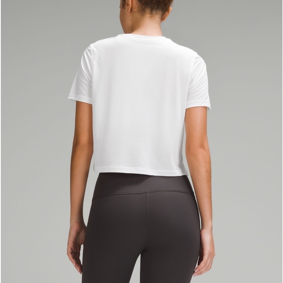 Lululemon T-Shirt - Picture 2 of 8